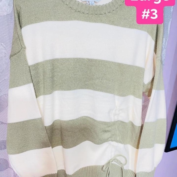 Assorted Tops - Picture 3 of 7